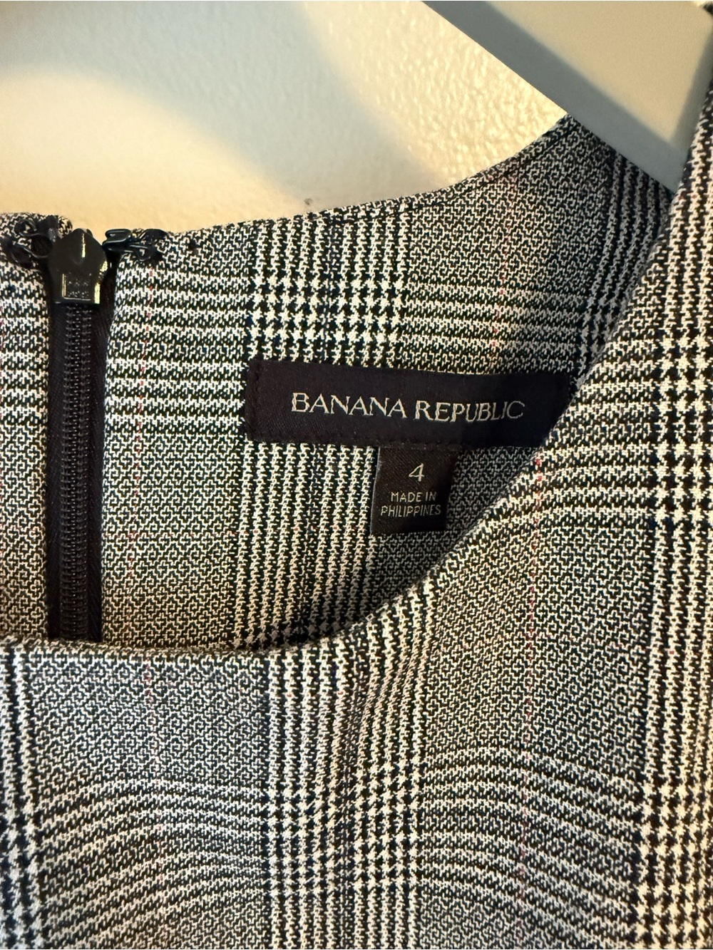 Banana Republic Black and White Glen Plaid  Dress Size 4